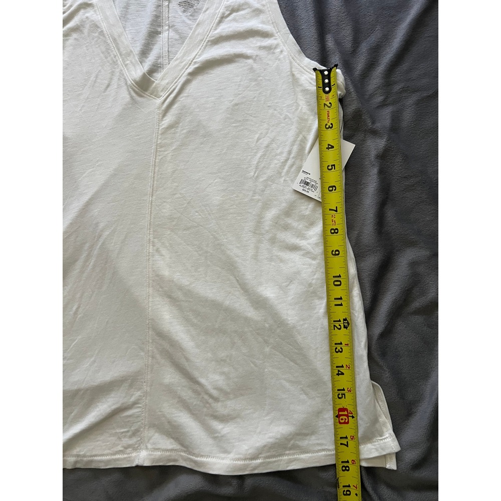 Sonoma Womens Relaxed V-Neck Tank Top Polar Beige White Medium NWT - Picture 5 of 7
